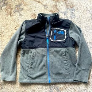Boys North Face Jacket size xs / 6